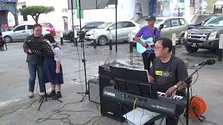 CHLOE EMYLIA 6 YO TRIES SINGING WITH BUSKERS DONGGONGON 24 SEPT 2024 [upl. by Charmian340]