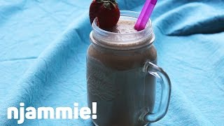 Pindakaas Ontbijtshake Recept  njammie [upl. by Amie]