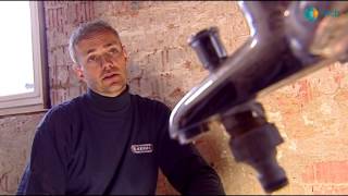 Sanitaire Installaties  Fragment uit DVD Boeiend Bouwen  WTCB [upl. by Irabaj]