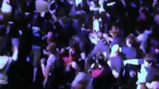 EXCLUSIVE FOOTAGE OF FAN Dave Grohl fights troublemaking fan out of foo fighter gig [upl. by Schou]