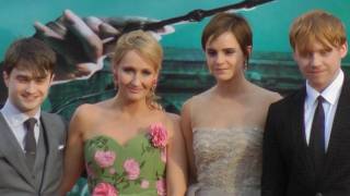 Harry Potter and the Deathly Hallows Part 2 Premiere London 2011  Magical Omnibus [upl. by Birdella]