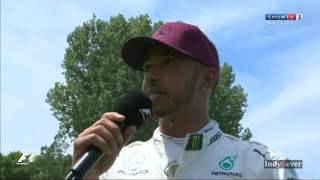 Lewis Hamilton se emociona ao receber homenagem da Família Senna [upl. by Robertson]