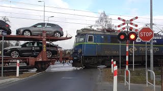 Przejazd kolejowy Jawiszowice ul Wiśniowa [upl. by Tippets]