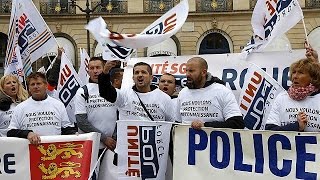 Les policiers français dans la rue pour crier leur malaise [upl. by Gnilrac]