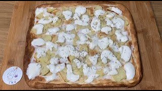 Focaccia con patate mozzarella e rosmarino [upl. by Eerol764]