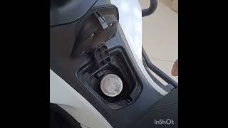 Como acessar o bocal do tanque da Honda PCX 150 [upl. by Garrot]