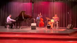 Jae Sinnett Trio Everyone Wants to Rule the World [upl. by Sophey]