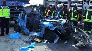 A5 TÖDLICHER HORRORUNFALL LKW zerquetscht PKW – Peugeot völlig zerstört  060416 [upl. by Innavoeg]