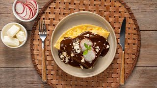 Crepas de huevo con mole  kiwilimón recetas [upl. by Pavyer]