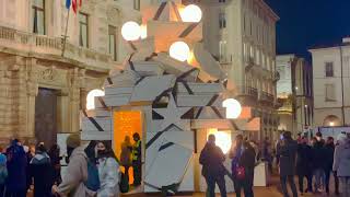 MILANO  ALBERO JO MALONE LONDON PIAZZA DELLA SCALA NATALE 2021 4K milano natale2021 [upl. by Ahsym]