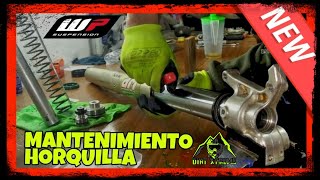 🥇 Como cambiar RETENES y ACEITE horquilla moto WP  Mantenimiento Enduro y Motocross [upl. by Ynohtona]