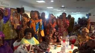 Admow  Maama For Life Live Admow Chante Pour Sa Mère [upl. by Wilkie131]