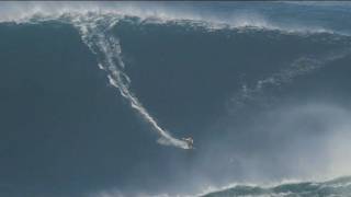 Weltrekord auf der WahnsinnsWelle  Surfer rides 90 foot wave  World Record  Garrett McNamara [upl. by Leventhal]