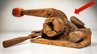 Rusty Antique Box Strapping Tensioner Tool  Restoration [upl. by Selinski]