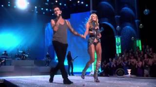 Victorias Secret Fashion show 2011 Anne Vyalitsyna Adam Levine Moves like Jagger Live HD [upl. by Flodnar]