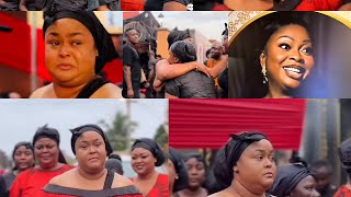 Actress Vivian Jill amp Osei Kwame cries mercilessly at the late Mad Comfort Asumadu’s funeral😭💔💔 [upl. by Zeba]