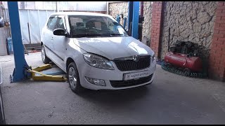 Замена правого внутреннего пыльника привода на Шкода Фабиа 16 Skoda Fabia 2011 [upl. by Airdnahs]