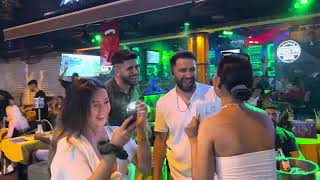 🇹🇷 Unveiling Alanyas Vibrant Nightlife Exploring Alanya Bar Street ❌4K [upl. by Wilburt699]