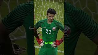 Ketika pemain sayap jadi kiper  football kiper goalkeeper redcard penalty ball [upl. by Ralfston]