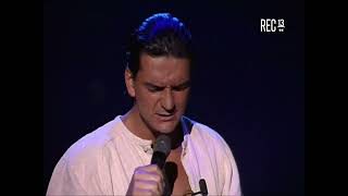 Ricardo Arjona  Se Nos Muere El Amor Gigante Y Usted 1997 [upl. by Esinel]