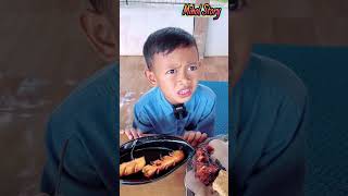 BERBAGI MAKANAN DENGAN BADUT☺️🙏 trending comedy funny humor komedi sad shorts [upl. by Atteynek]