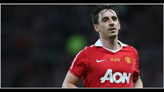 Gary Neville 🏴󠁧󠁢󠁥󠁮󠁧󠁿is an English football pundit⚽former player and captain of Manchester United [upl. by Assiram245]