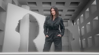 Laura Pausini  Scatola Official Visual Art Video [upl. by Bittner]