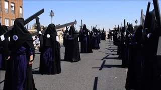 Espagne procession de la Semaine sainte à Séville [upl. by Henrique277]