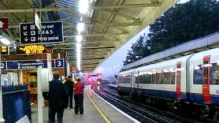 70013 OLIVER CROMWELL GOING THROUGH BASINGSTOKE LIKE THE CLAPPERS 6809 [upl. by Martinsen]