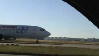 Señaleros Aeropuerto de Sevilla La Película [upl. by Chauncey]