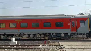 11057 CSMT Amritsar Dadar Express In LHB Avtar Arriving Patiala [upl. by Breh]