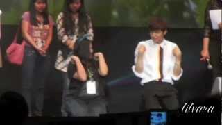 HD FANCAM Fans teach Lee Minho Saman Dance [upl. by Sirapal268]