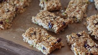 Recette de barres de céréales  Homemade cereal bars [upl. by Avictor]