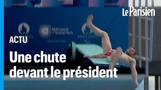 Le plongeur Alexis Jandard chute devant Macron lors de l’inauguration de la piscine olympique [upl. by Atenahs]