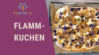 Feines Flammkuchen Rezept einfach und schnell  Mit Birnen Trauben und KaramellSchokolade [upl. by Htilil]