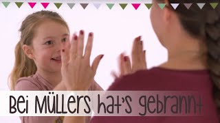 Bei Müllers hats gebrannt  Klatschspiele Anleitung Kinderlieder [upl. by Gabrielson]