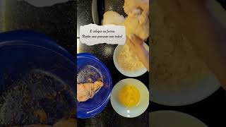 Receita Whole30  Sobrecoxa empanada [upl. by Htiekal]