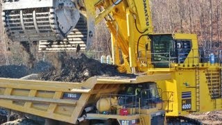 Komatsu PC40006 Hogging Clay [upl. by Jamnis913]