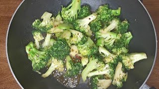 Quick and easy pan steamed broccoli with seasoning  How to steam broccoli without steamer [upl. by Rexferd]