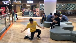 當你跟朋友逛街逛到太無聊時 Dance in public Orange Justice in Taiwan [upl. by Eenel]