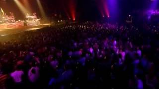 Laura Pausini  Unemergenza damore Live in Paris 05 [upl. by Andonis295]