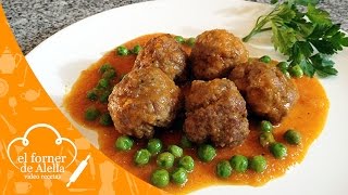 Albóndigas con Guisantes [upl. by Assin]