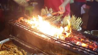 Singapore Night Delicious Hawker Center Singapore traveler reviews [upl. by Fink217]