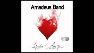 Amadeus Band  Stopala  Audio 2009 HD [upl. by Akanke343]