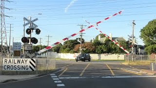 Level Crossing Mentone VIC Australia [upl. by Seko]