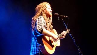 Newton Faulkner  Teardrop  Live in Lerwick [upl. by Nathanial]