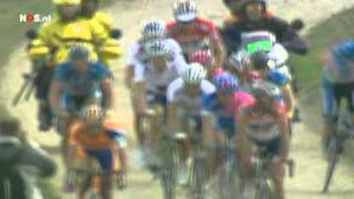 Cycling Paris  Roubaix 2006 George Hincapie crashes [upl. by Naldo]