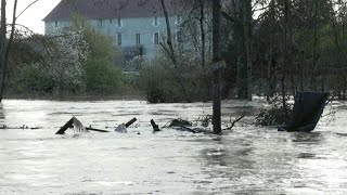 Crues dans lYonne  à Noyers le niveau du Serein a de quoi inquiéter  AFP [upl. by Albemarle]