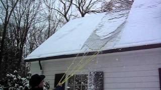 EASIEST WAY TO REMOVE ROOF SNOW [upl. by Martineau]