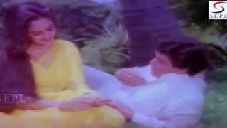 Love Scene Between Rishi Kapoor amp Jayapradha  Rishi Kapoor Jaya pradha [upl. by Girish861]